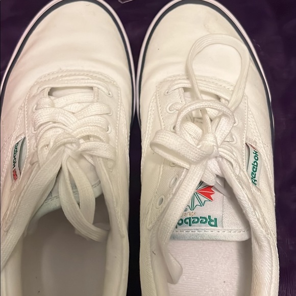 Reebok size 8.5 - Picture 3 of 4